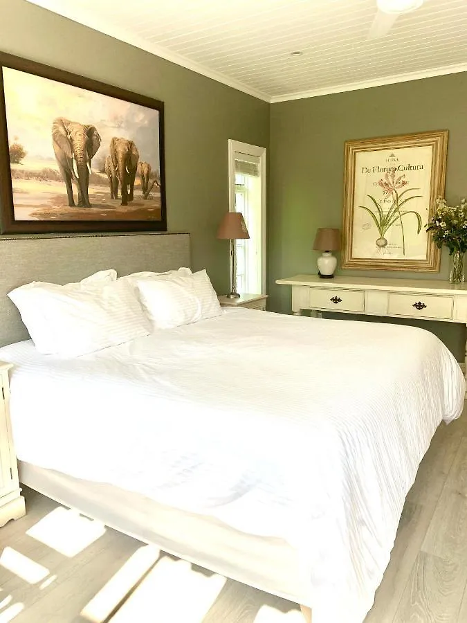 One Oak Guest House Somerset West 0*,  Νότια Αφρική