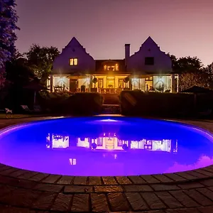 Guest house Vredenburg Manor House, Somerset West